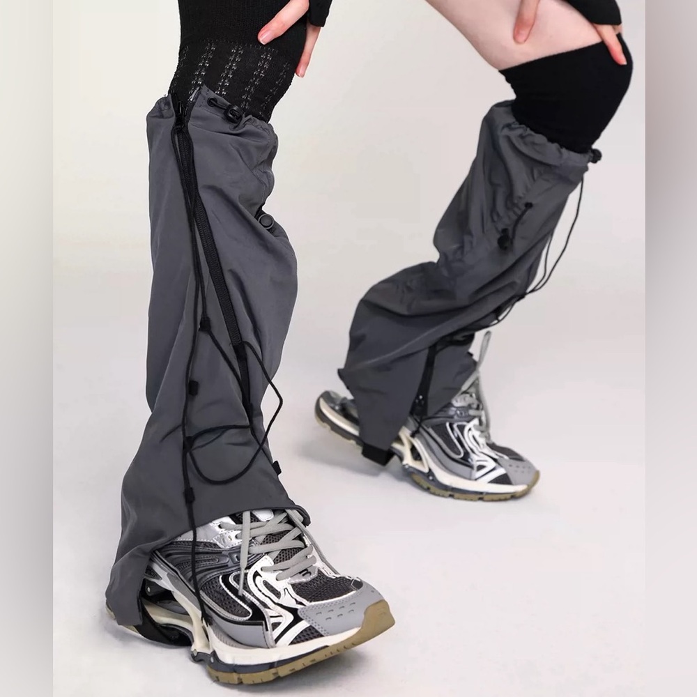 Gray y2k style leg warmer